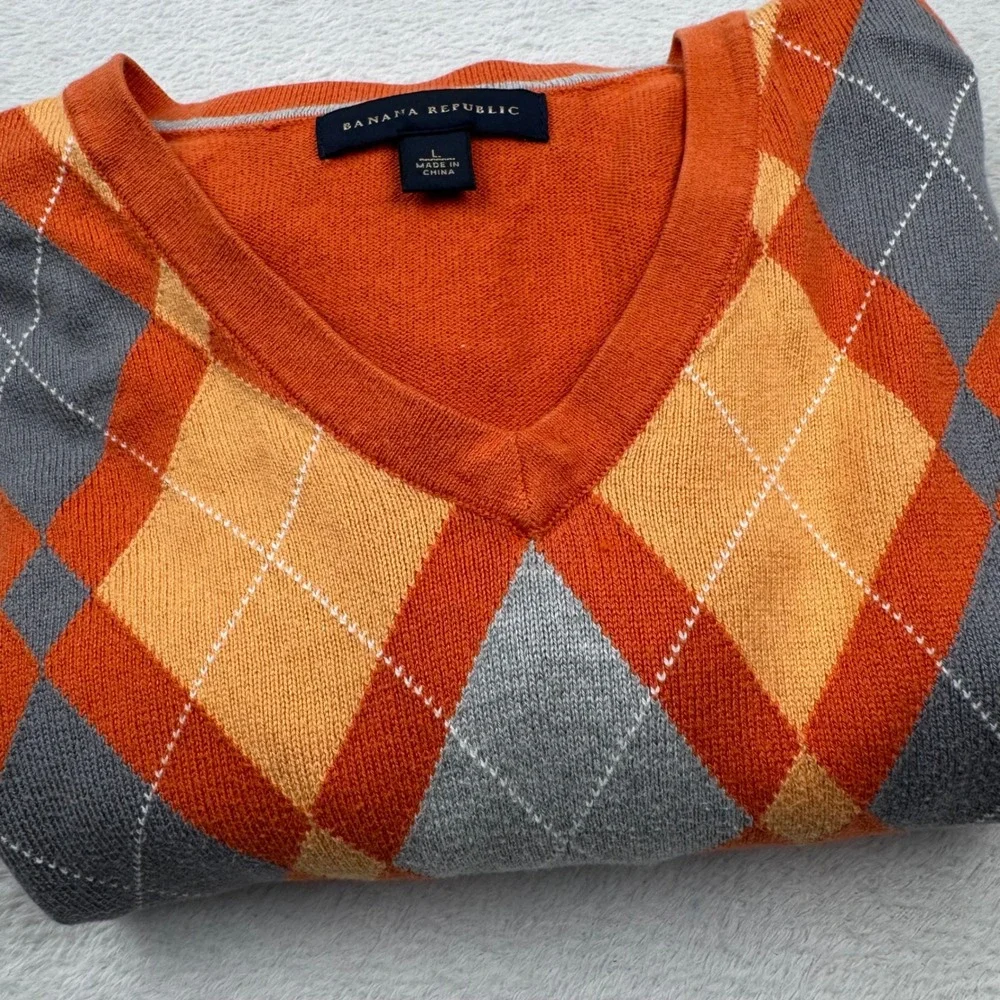 Banana Republic Cashmere Silk Sweater Mens Large Orange Argyle V-Neck 626345